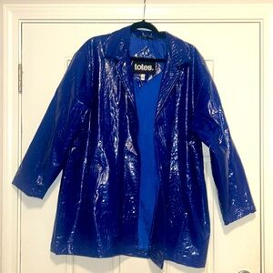 Like new Vintage Beautiful royal blue faux crocodile raincoat in XL. Get it now!